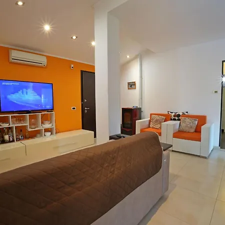 La Sevillana Villa Ameglia